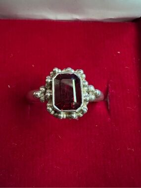 Vintage Red Garnet emerald-cut
925 Sterling Silver‎ Ring Size 6